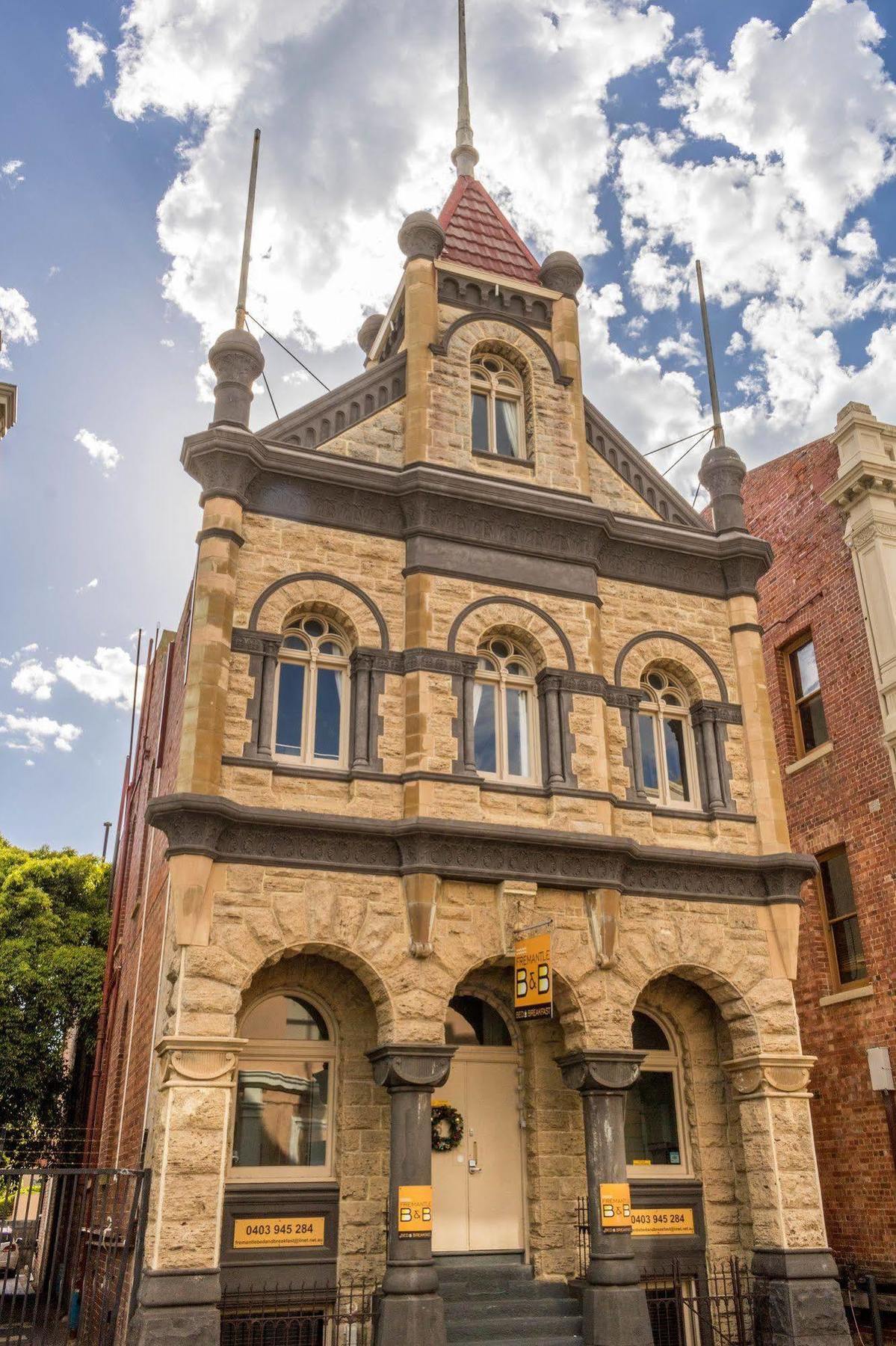 Fremantle Bed & Breakfast Bed & Breakfast